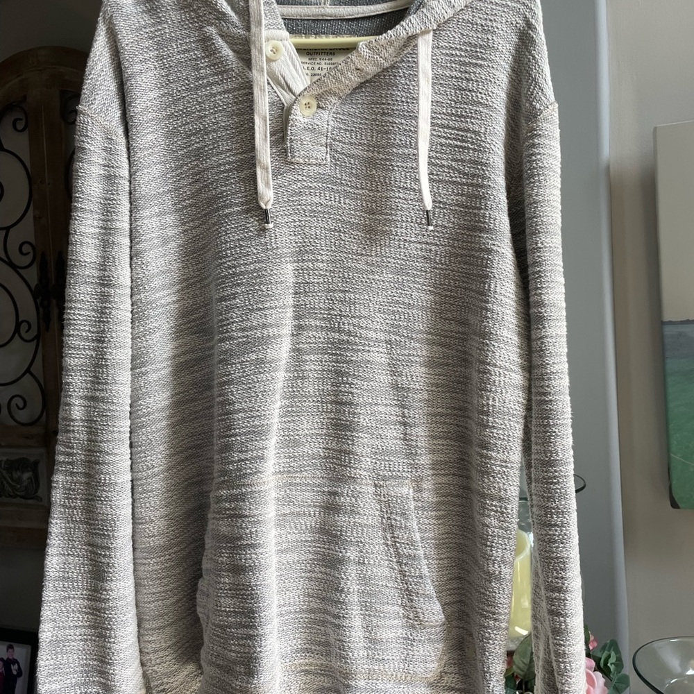 New American Eagle outfitters Gray and white Hoodie oversized fit men’s small